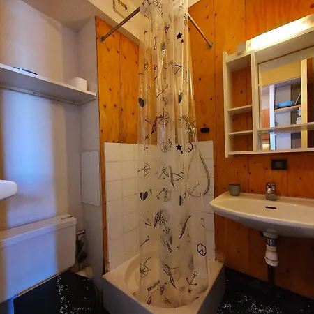 Daire Confortable 2 Pers. A 100m Des Pistes Avec Balcon Et Vue Mont-blanc - Fr-1-353-22