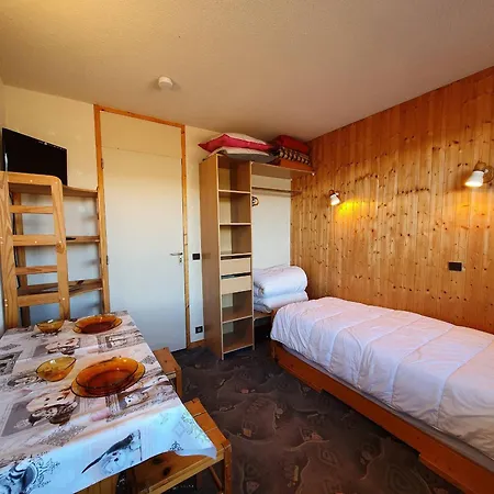 Daire Confortable 2 Pers. A 100m Des Pistes Avec Balcon Et Vue Mont-blanc - Fr-1-353-22